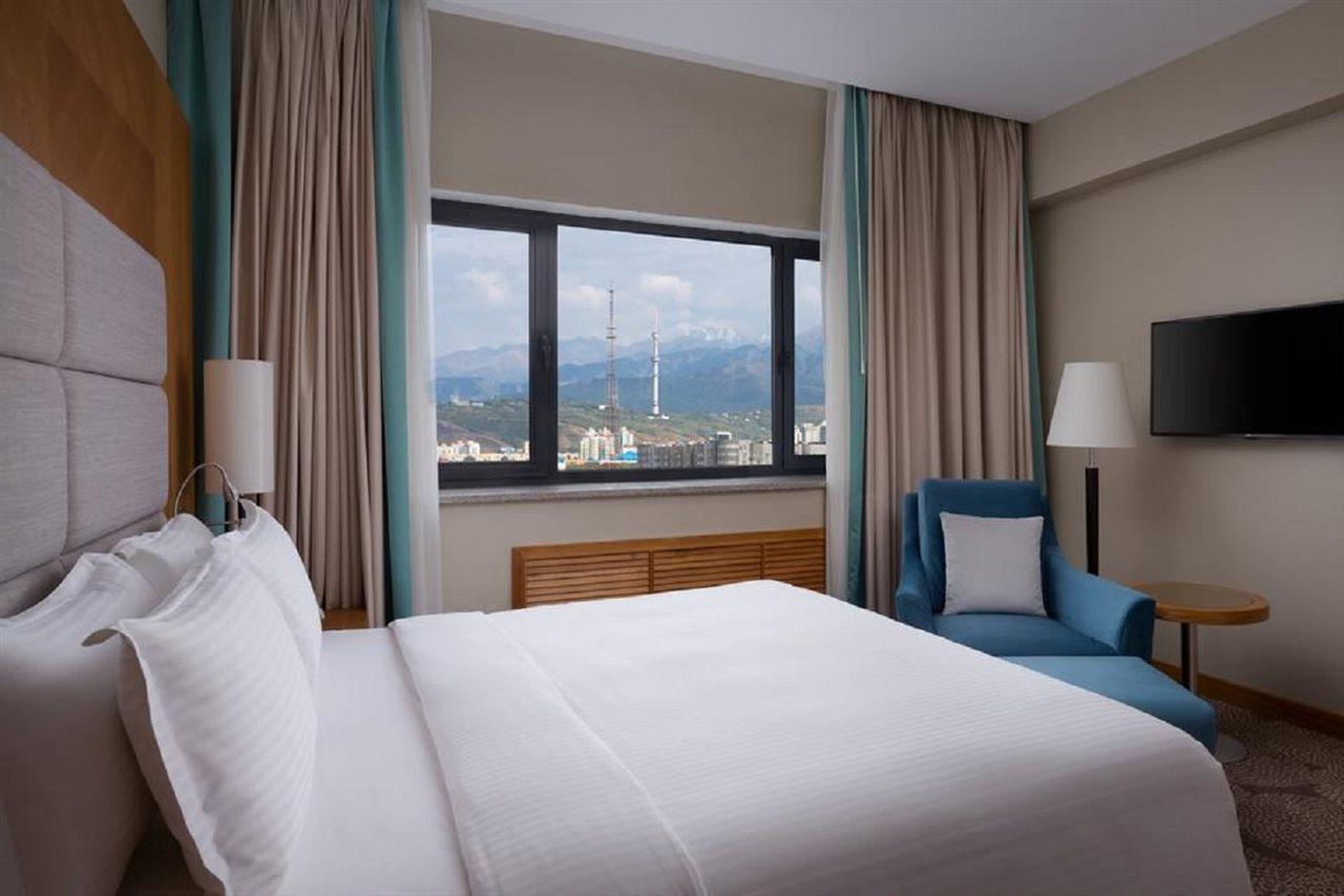 Doubletree By Hilton Almaty Hotel Ngoại thất bức ảnh