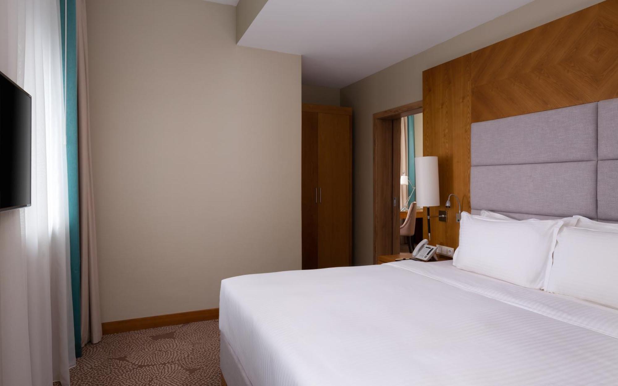 Doubletree By Hilton Almaty Hotel Ngoại thất bức ảnh