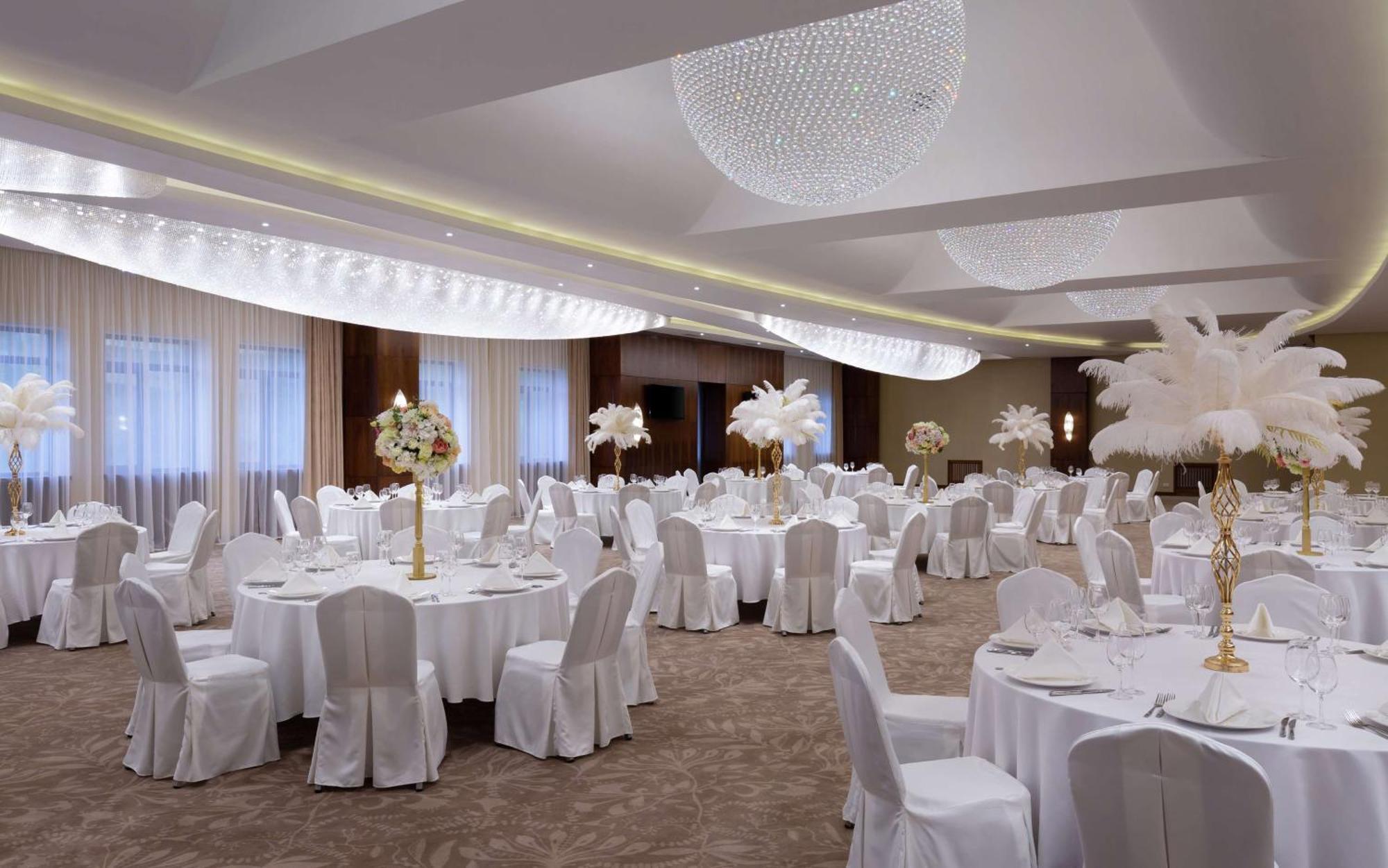Doubletree By Hilton Almaty Hotel Ngoại thất bức ảnh