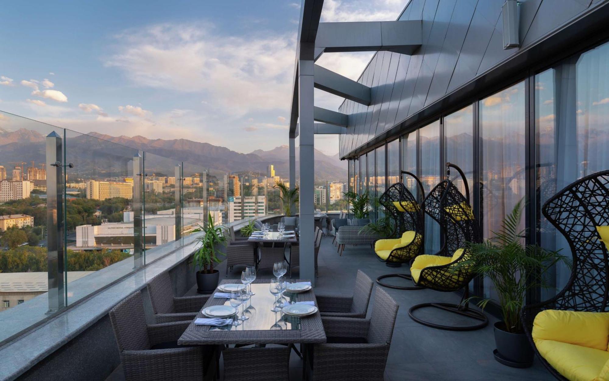 Doubletree By Hilton Almaty Hotel Ngoại thất bức ảnh