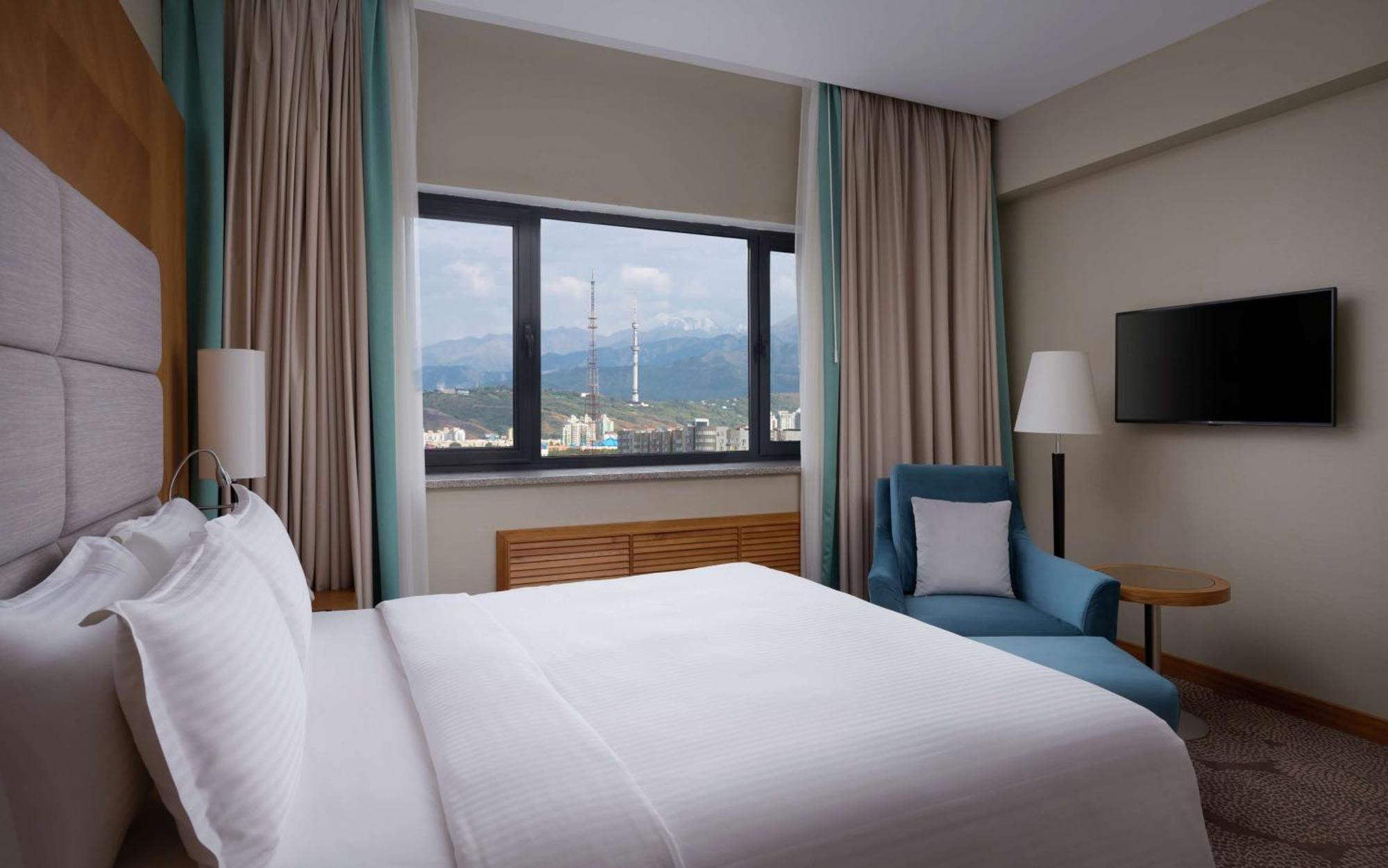 Doubletree By Hilton Almaty Hotel Ngoại thất bức ảnh
