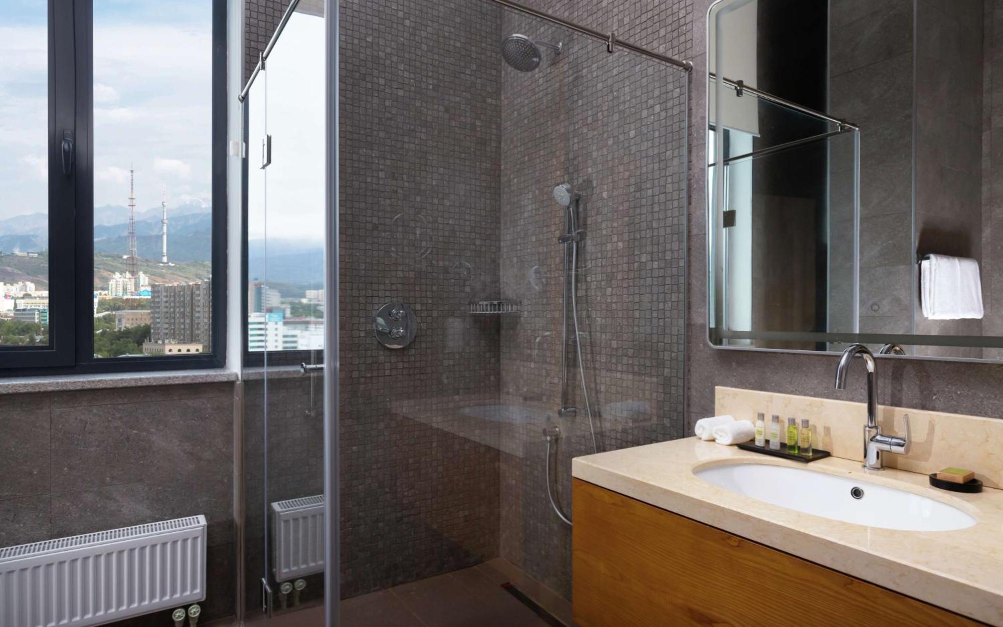 Doubletree By Hilton Almaty Hotel Ngoại thất bức ảnh
