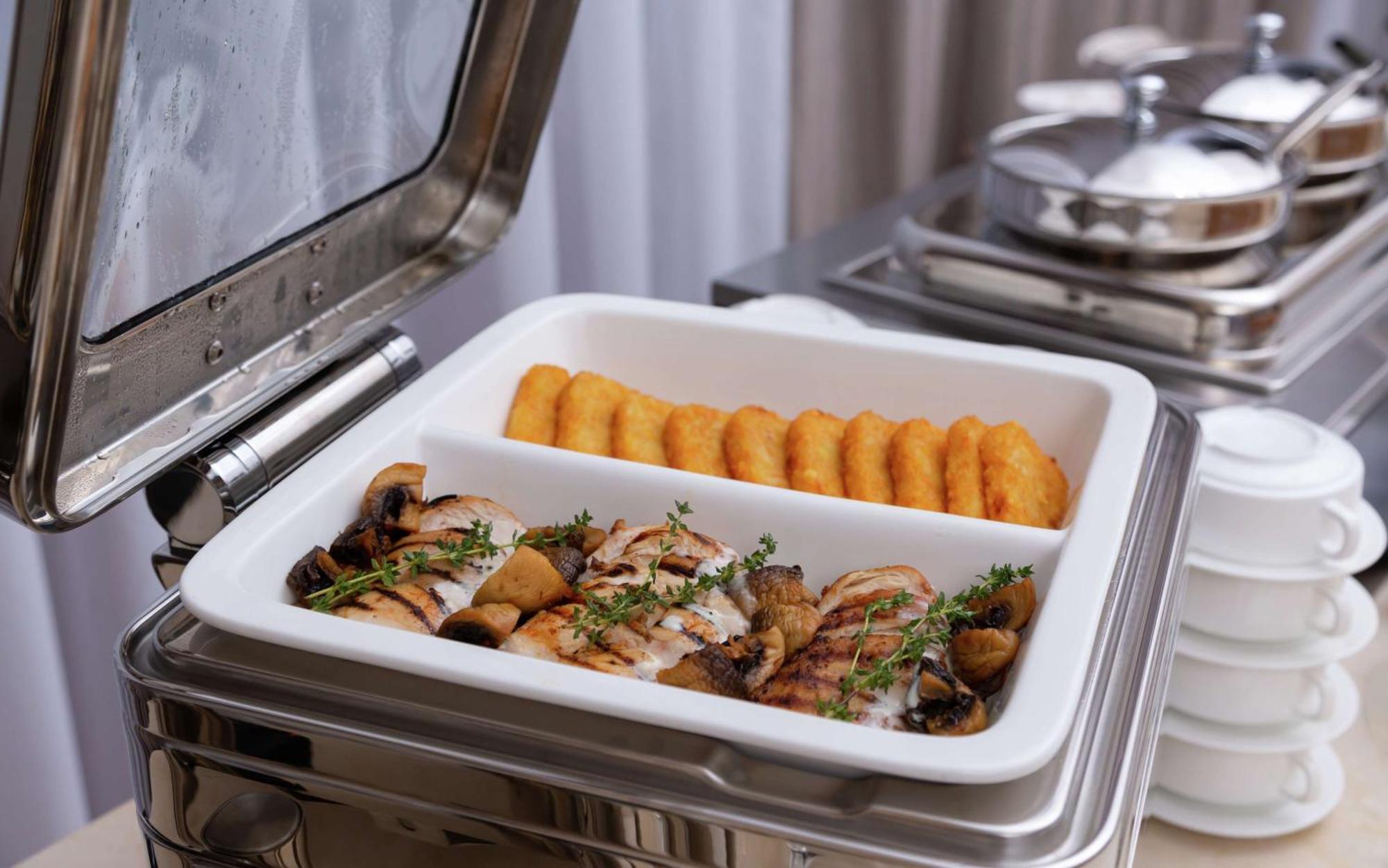 Doubletree By Hilton Almaty Hotel Ngoại thất bức ảnh