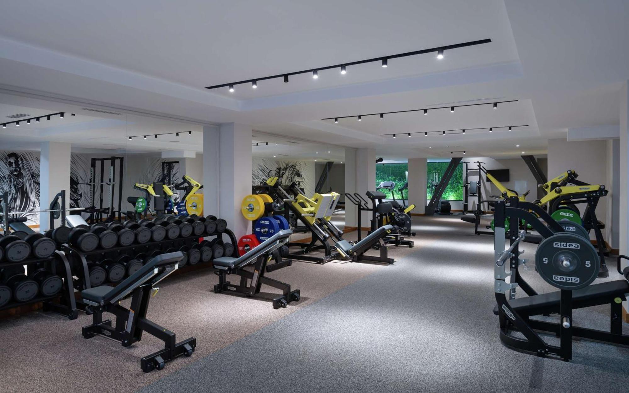 Doubletree By Hilton Almaty Hotel Ngoại thất bức ảnh